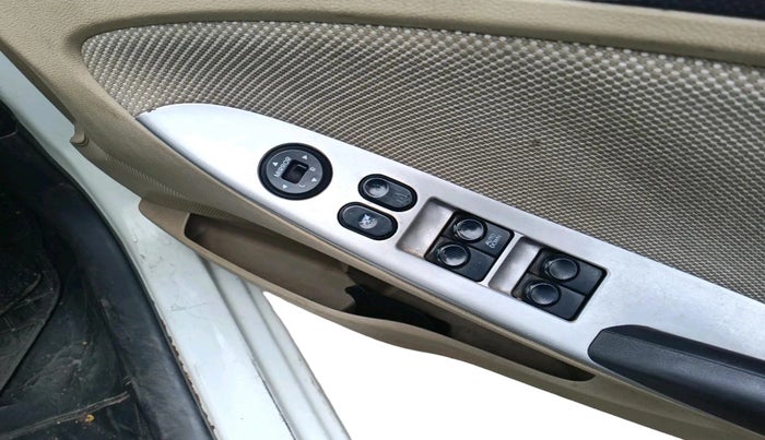 2013 Hyundai Verna FLUIDIC 1.4 CRDI, Diesel, Manual, 1,53,033 km, interior