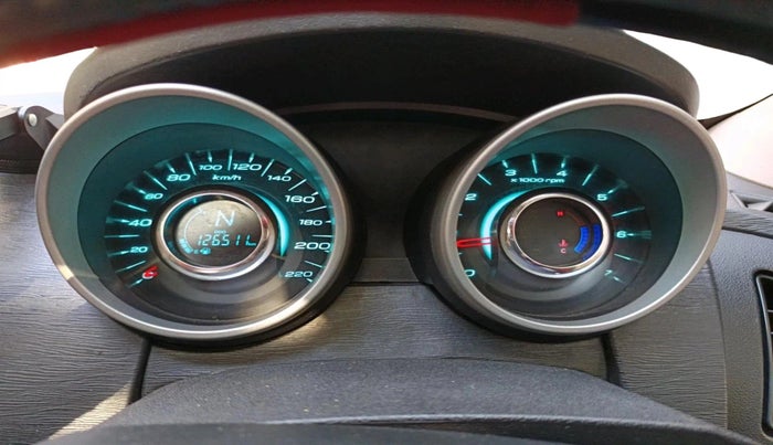 2016 Mahindra XUV500 W10, Diesel, Manual, 1,26,511 km, interior