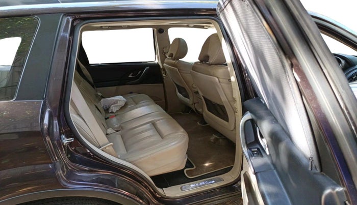 2016 Mahindra XUV500 W10, Diesel, Manual, 1,26,511 km, interior