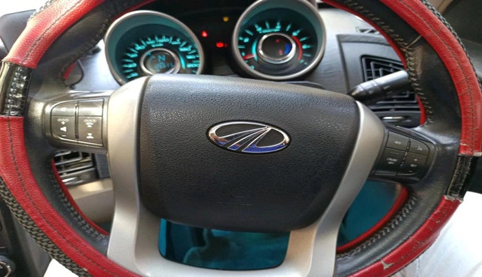 2016 Mahindra XUV500 W10, Diesel, Manual, 1,26,511 km, interior