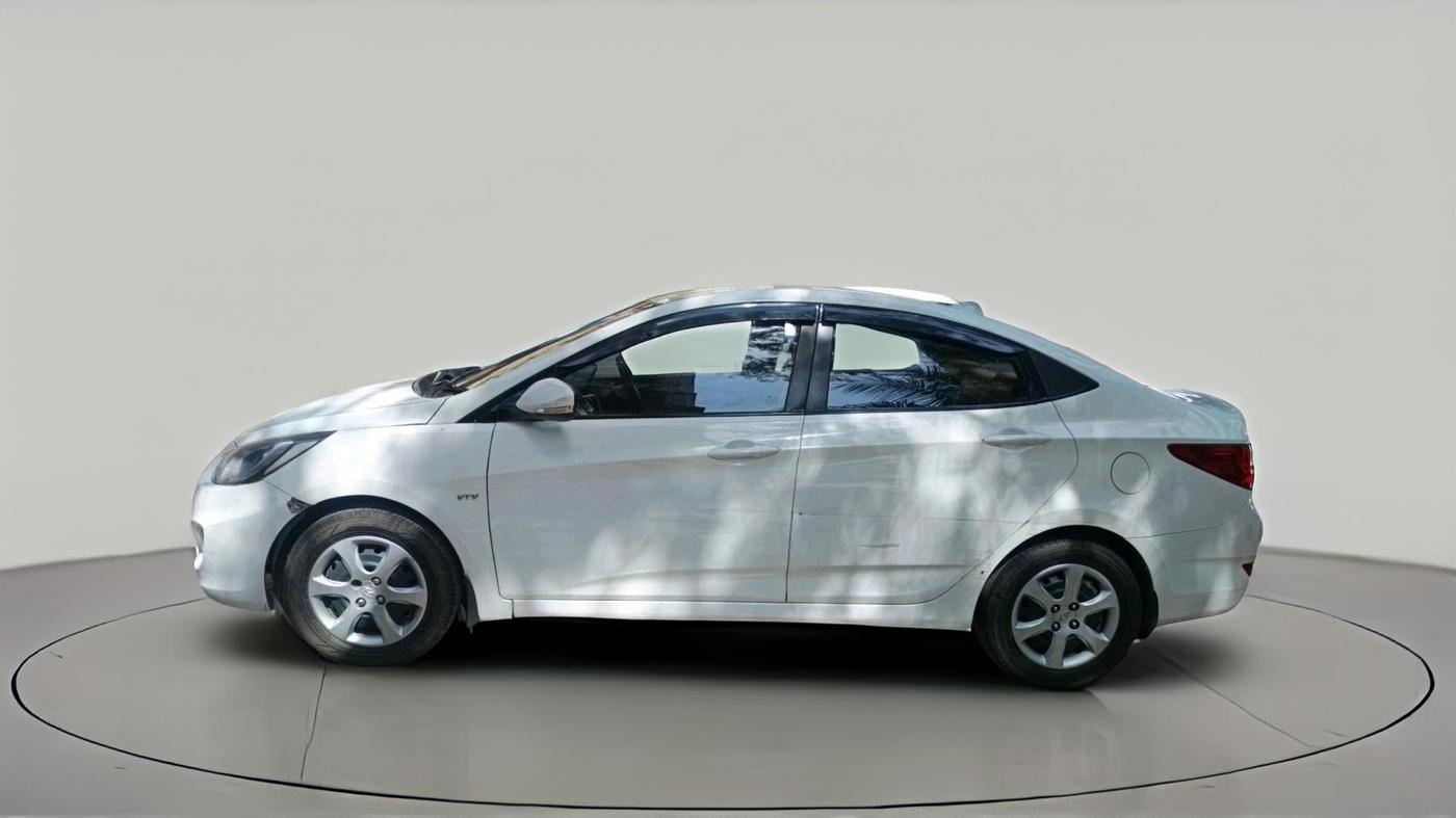 2013 Hyundai Verna FLUIDIC 1.4 VTVT, Petrol, Manual, 64,861 km, exterior