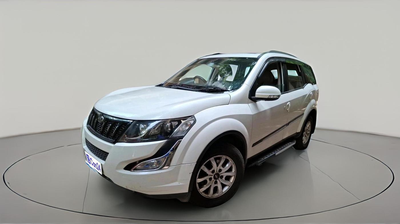 2017 Mahindra XUV500 W10 AT, Diesel, Automatic, 1,12,478 km, exterior