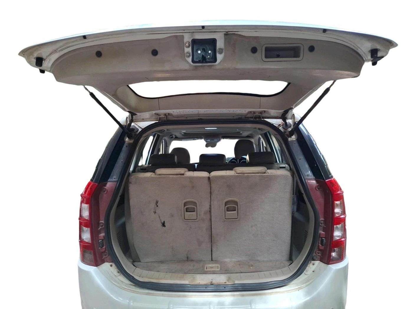 2017 Mahindra XUV500 W10 AT, Diesel, Automatic, 1,12,478 km, exterior