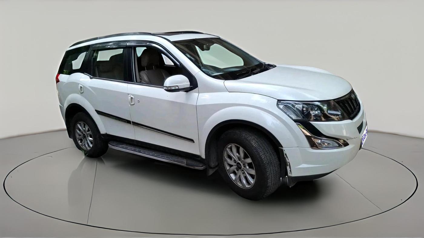 2017 Mahindra XUV500 W10 AT, Diesel, Automatic, 1,12,478 km, exterior