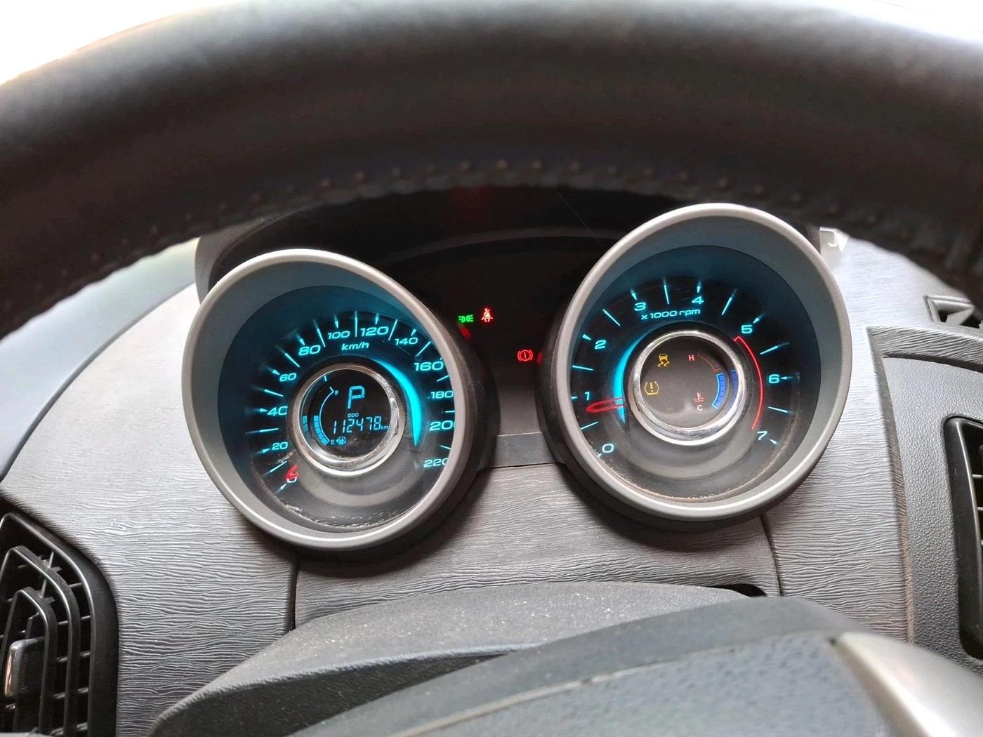 2017 Mahindra XUV500 W10 AT, Diesel, Automatic, 1,12,478 km, interior