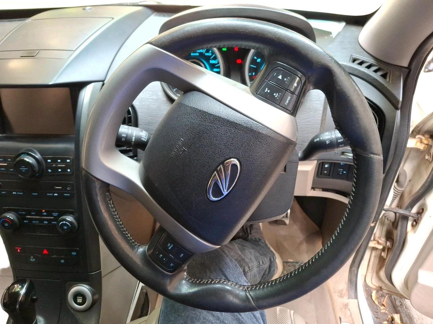 2017 Mahindra XUV500 W10 AT, Diesel, Automatic, 1,12,478 km, interior