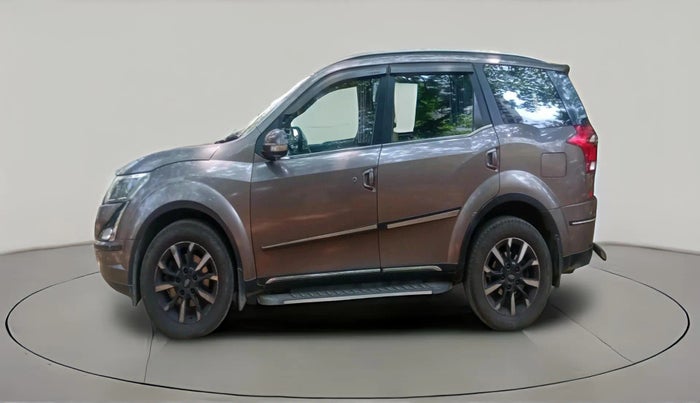 2018 Mahindra XUV500 W11, Diesel, Manual, 1,22,195 km, exterior