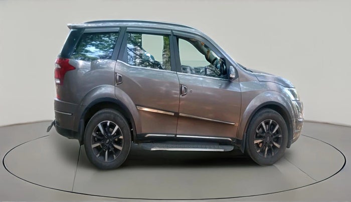 2018 Mahindra XUV500 W11, Diesel, Manual, 1,22,195 km, exterior