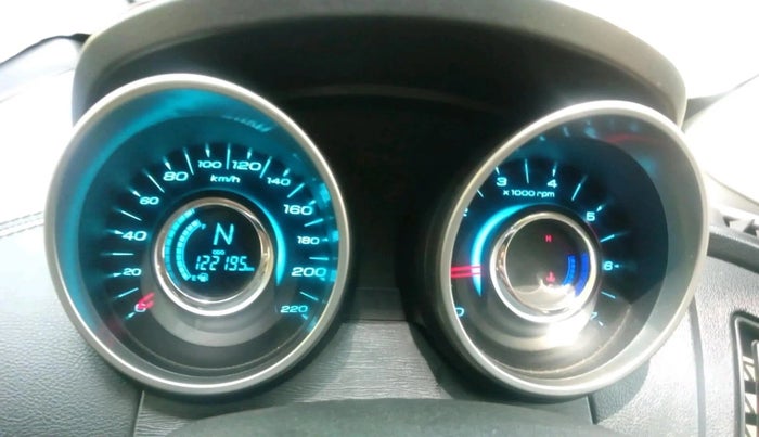 2018 Mahindra XUV500 W11, Diesel, Manual, 1,22,195 km, interior