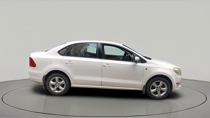 2012 Skoda Rapid ELEGANCE 1.6 MPI MT, Petrol, Manual, 75,447 km, exterior