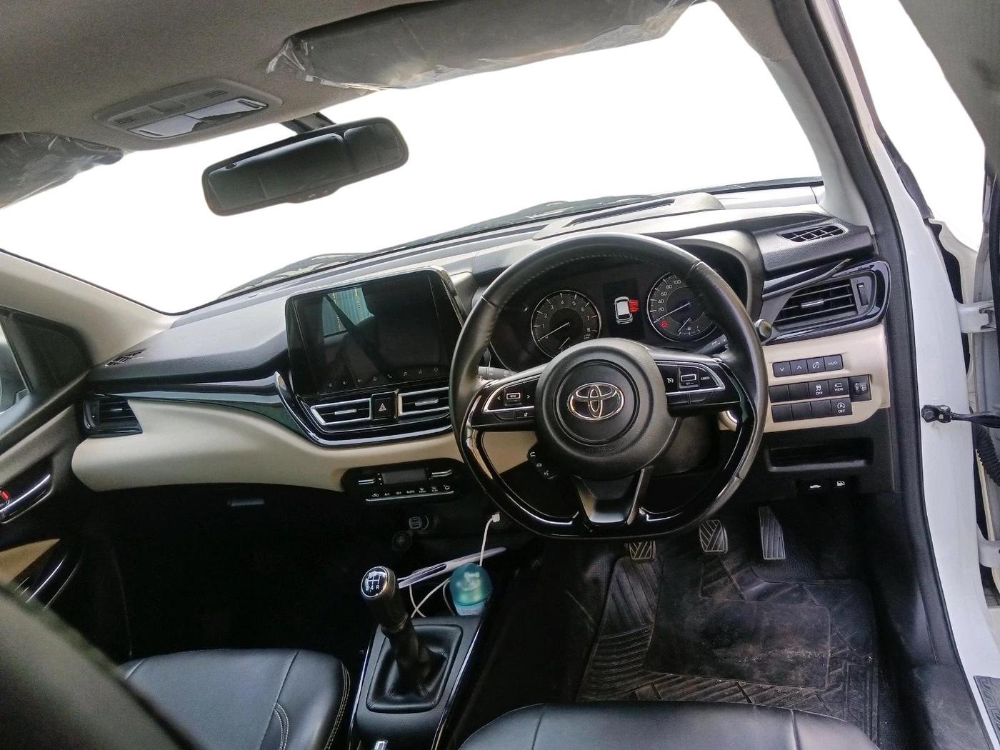 2022 Toyota Glanza V, Petrol, Manual, 36,417 km, interior