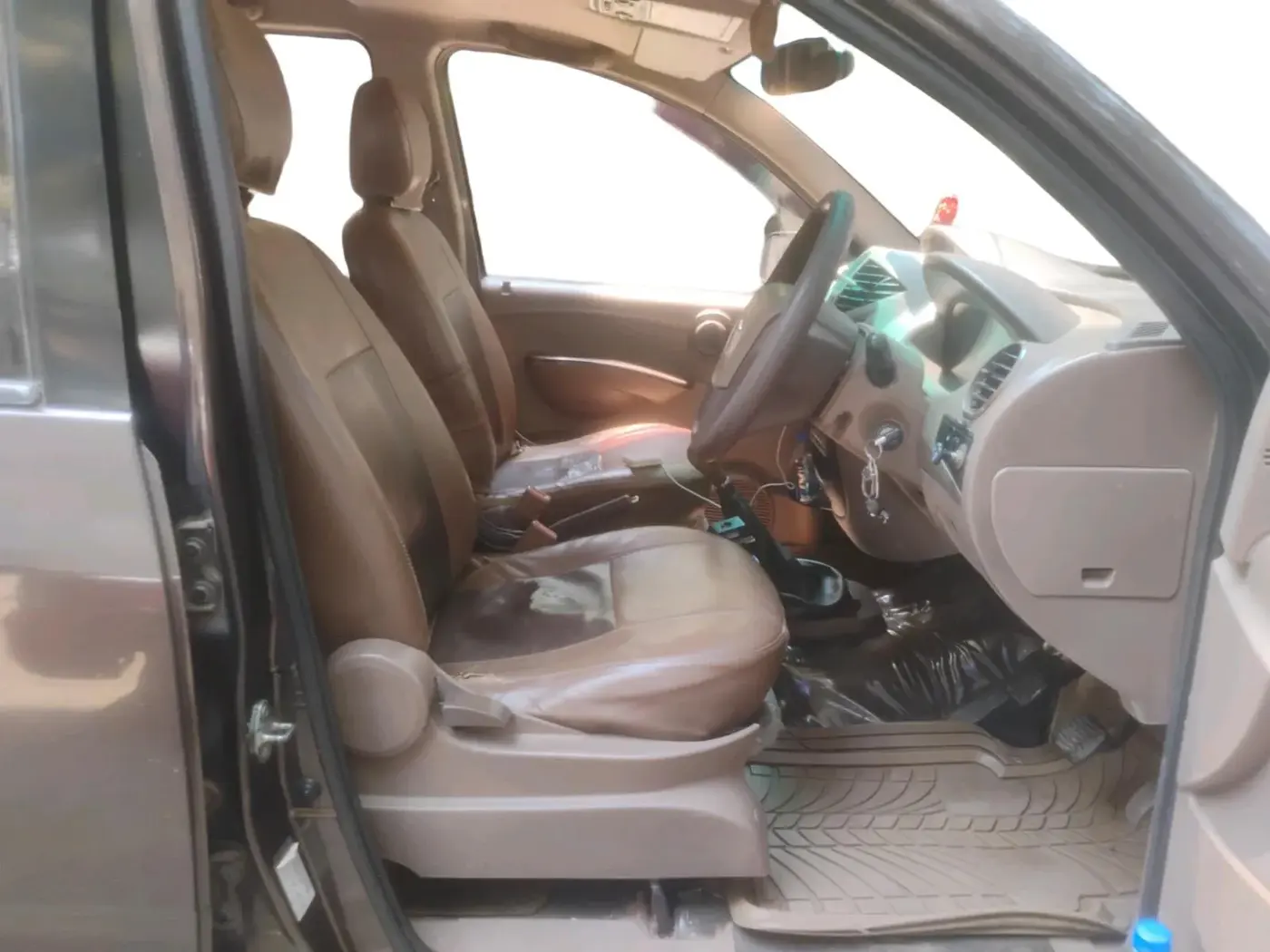 2013 Mahindra Xylo E4, Diesel, Manual, 95,982 km, interior