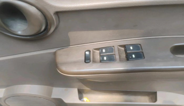 2013 Mahindra Xylo E4, Diesel, Manual, 95,982 km, interior