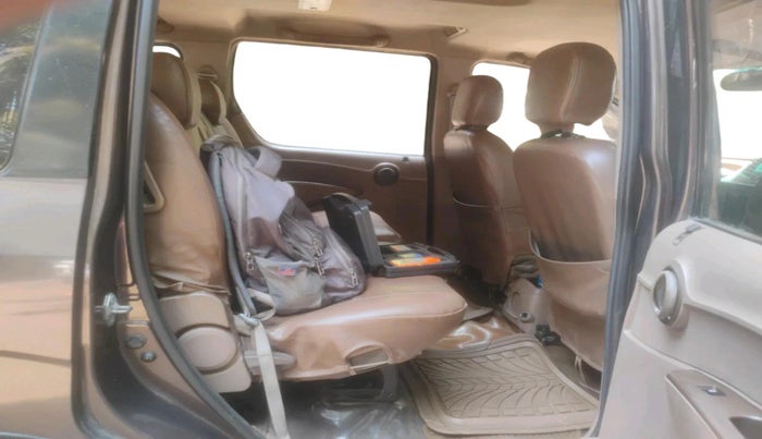 2013 Mahindra Xylo E4, Diesel, Manual, 95,982 km, interior