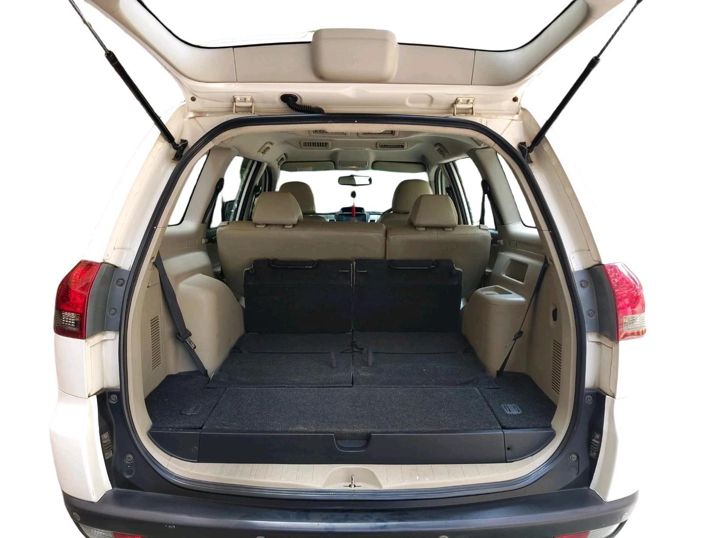 2016 Mitsubishi Pajero Sport 2.5 AT 4X2, Diesel, Automatic, 1,57,701 km, exterior