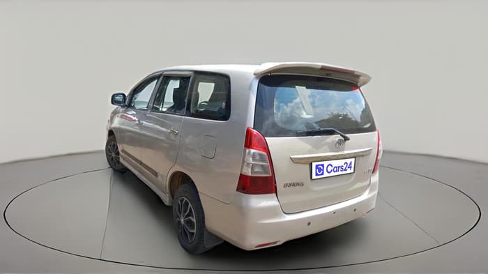 2013 Toyota Innova 2.5 GX 8 STR, Diesel, Manual, 1,84,353 km, exterior