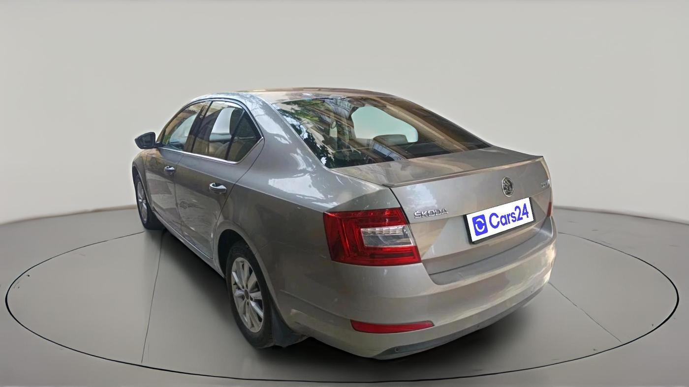 2015 Skoda Octavia STYLE PLUS AT 1.8 TSI, Petrol, Automatic, 68,055 km, exterior