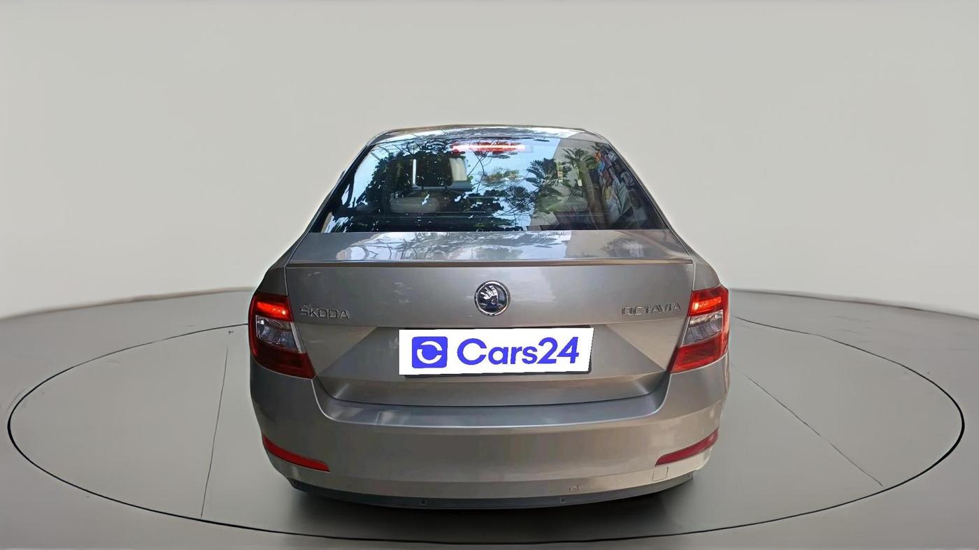 2015 Skoda Octavia STYLE PLUS AT 1.8 TSI, Petrol, Automatic, 68,055 km, exterior