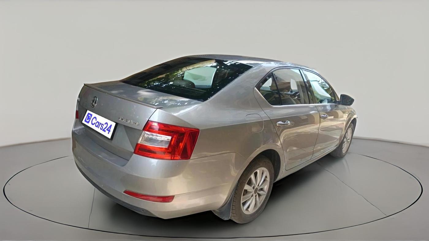 2015 Skoda Octavia STYLE PLUS AT 1.8 TSI, Petrol, Automatic, 68,055 km, exterior