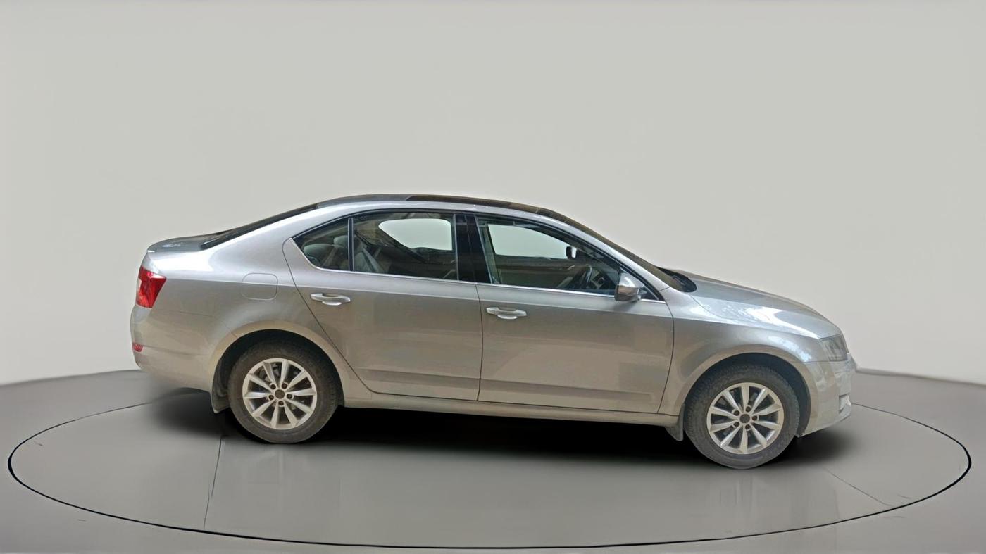 2015 Skoda Octavia STYLE PLUS AT 1.8 TSI, Petrol, Automatic, 68,055 km, exterior
