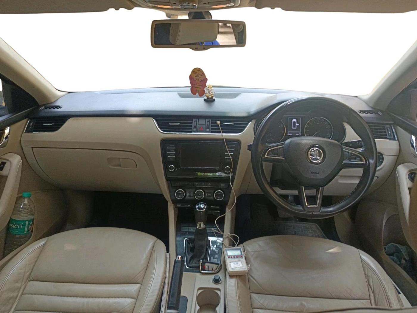 2015 Skoda Octavia STYLE PLUS AT 1.8 TSI, Petrol, Automatic, 68,055 km, interior