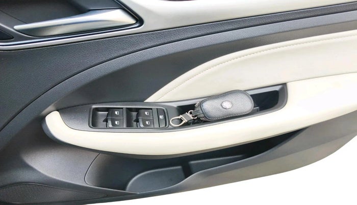 2022 MG ASTOR SAVVY 1.5 CVT, Petrol, Automatic, 22,643 km, interior