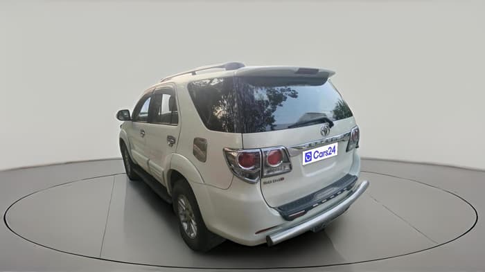 2014 Toyota Fortuner 3.0 4X2 MT, Diesel, Manual, 2,76,892 km, exterior