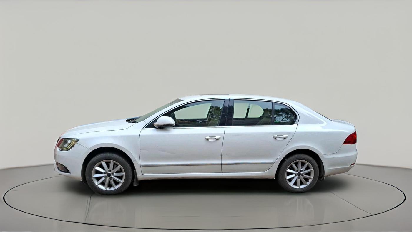 2014 Skoda Superb ELEGANCE 1.8 TSI AT, Petrol, Automatic, 51,992 km, exterior