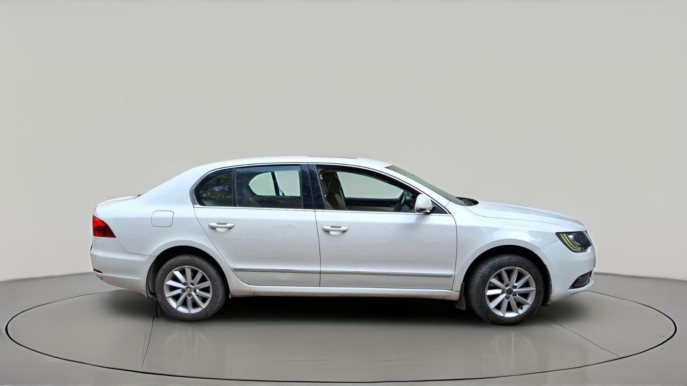 2014 Skoda Superb ELEGANCE 1.8 TSI AT, Petrol, Automatic, 51,992 km, exterior