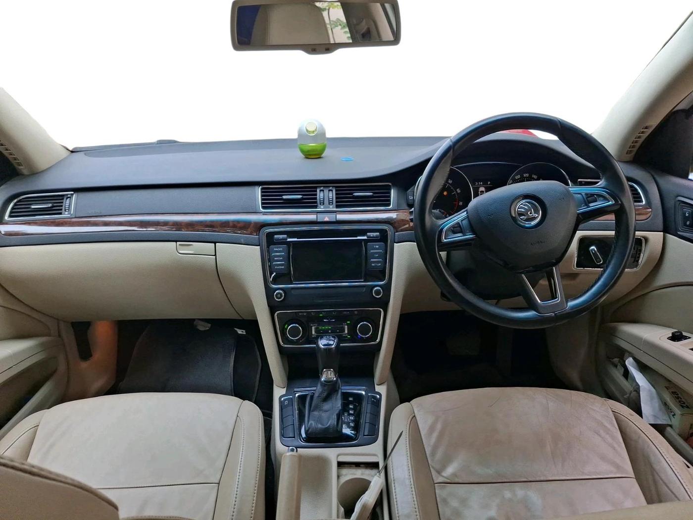2014 Skoda Superb ELEGANCE 1.8 TSI AT, Petrol, Automatic, 51,992 km, interior