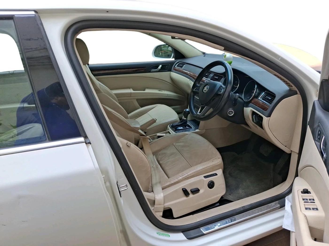 2014 Skoda Superb ELEGANCE 1.8 TSI AT, Petrol, Automatic, 51,992 km, interior