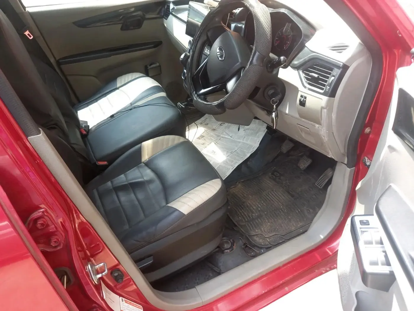 2016 Mahindra Kuv100 K2 PLUS 6 STR, Petrol, Manual, 53,000 km, interior