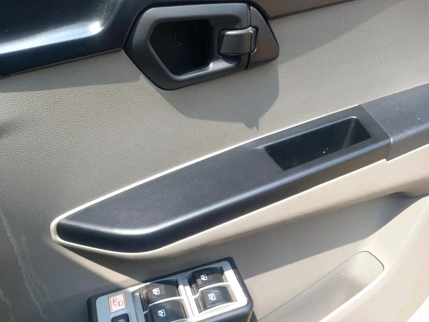 2016 Mahindra Kuv100 K2 PLUS 6 STR, Petrol, Manual, 53,000 km, interior