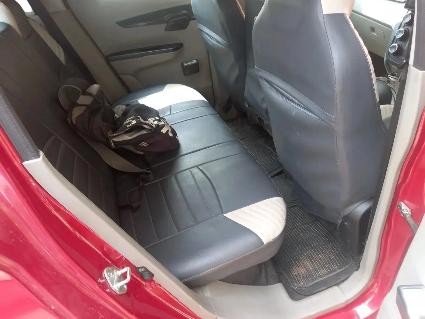 2016 Mahindra Kuv100 K2 PLUS 6 STR, Petrol, Manual, 53,000 km, interior