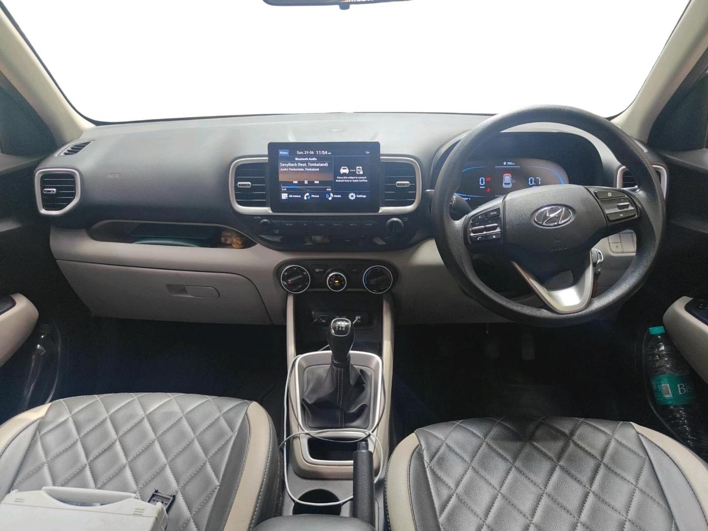 2022 Hyundai VENUE S(O) 1.2, Petrol, Manual, 58,801 km, interior