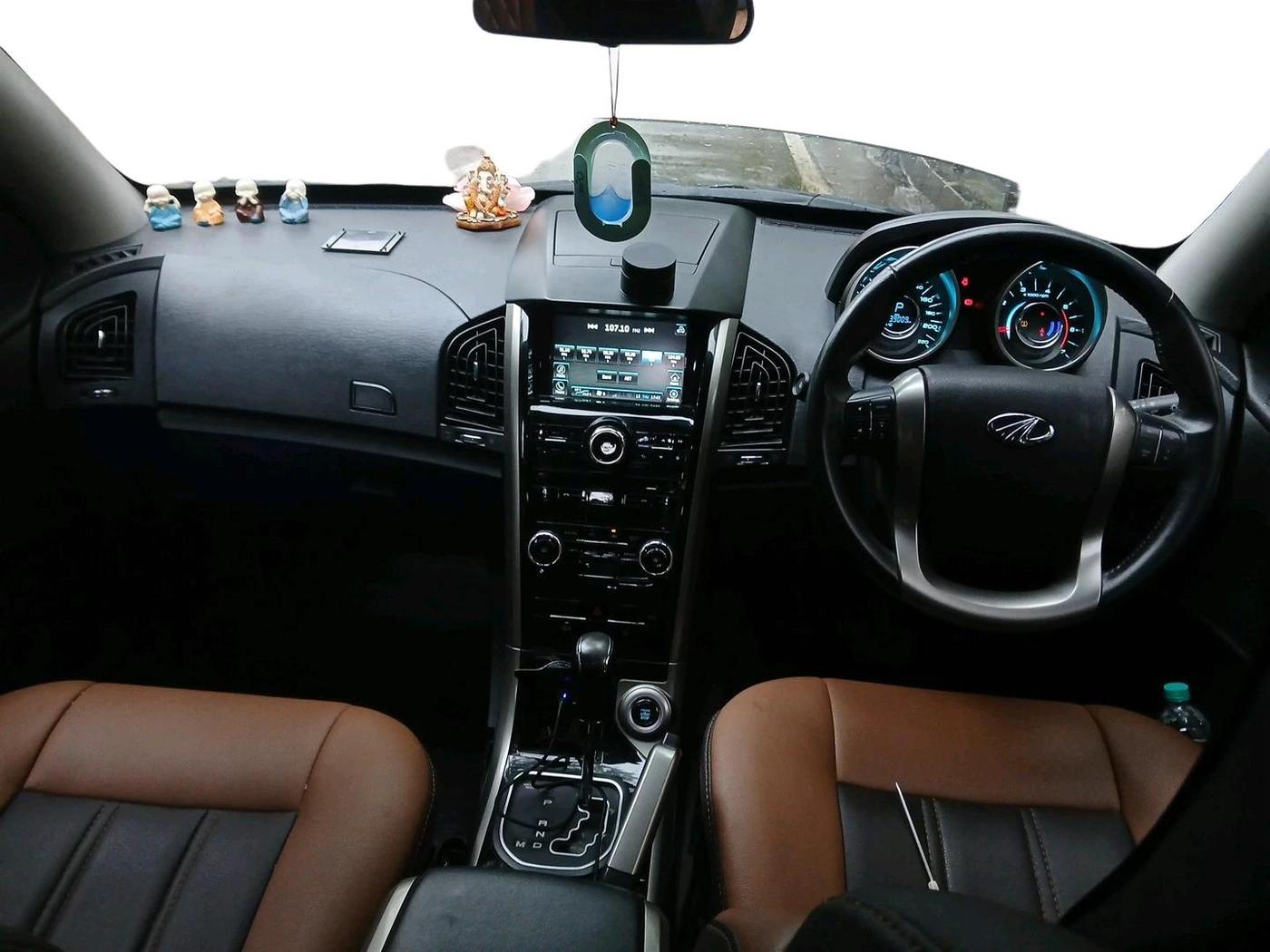 2019 Mahindra XUV500 W9 AT, Diesel, Automatic, 39,009 km, interior