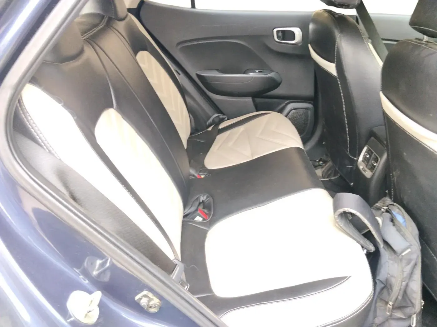 2019 Hyundai VENUE S 1.2, Petrol, Manual, 61,924 km, interior