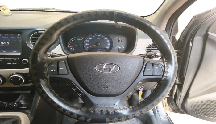 2017 Hyundai Xcent SX 1.2, Petrol, Manual, 38,032 km, interior