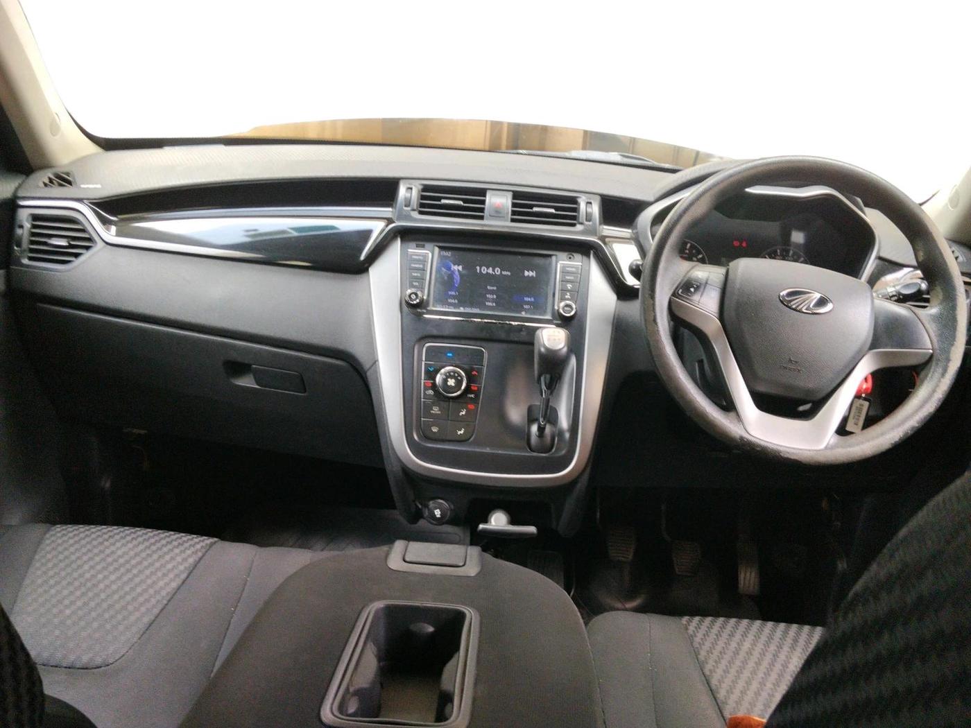 2017 Mahindra KUV 100 NXT K8 P 6 STR, Petrol, Manual, 58,938 km, interior