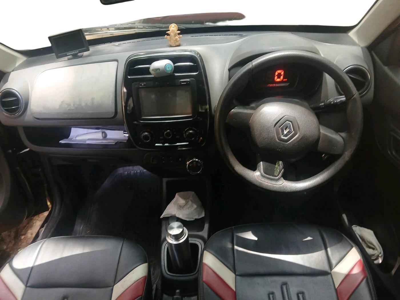 2017 Renault Kwid RXT 1.0 AMT (O), Petrol, Automatic, 1,70,491 km, interior