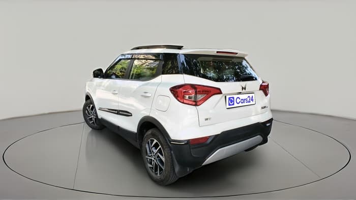 2023 Mahindra XUV300 W8 (O) 1.2 PETROL, Petrol, Manual, 12,600 km, exterior