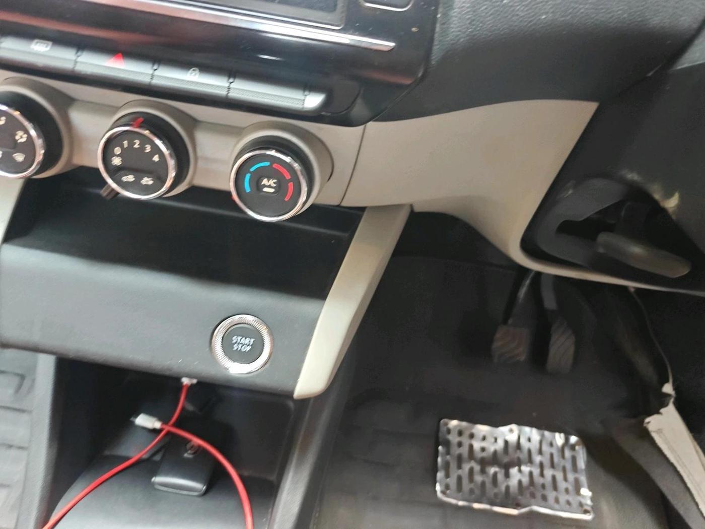 2021 Renault TRIBER RXZ AMT, Petrol, Automatic, 8,562 km, interior