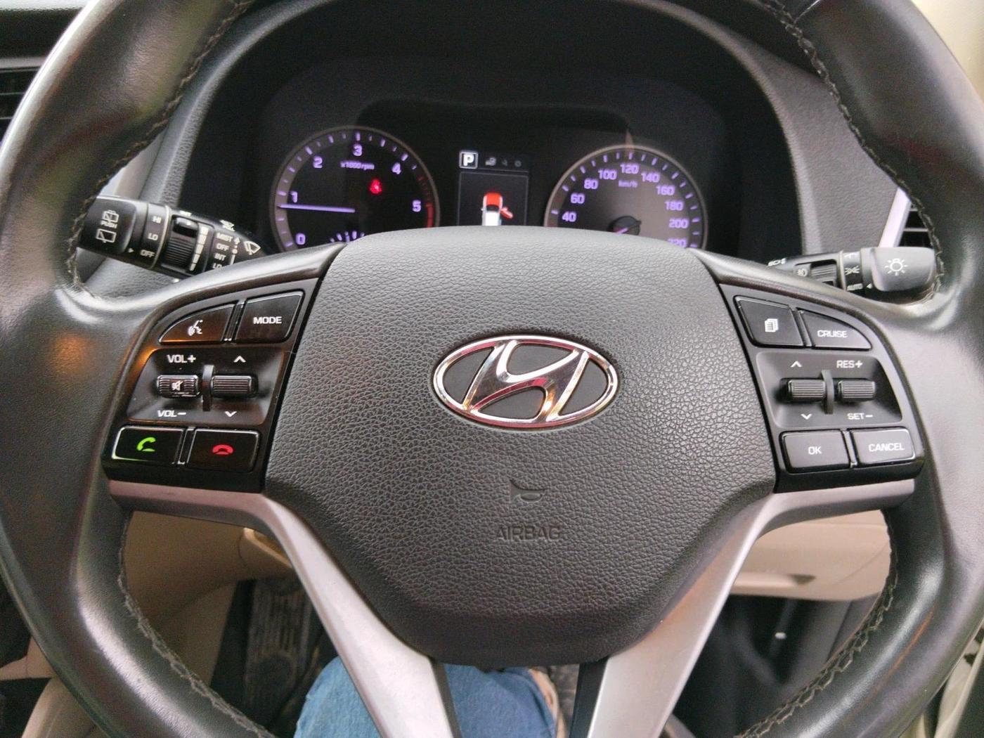 2017 Hyundai Tucson GLS 2WD AT DIESEL, Diesel, Automatic, 1,92,213 km, interior