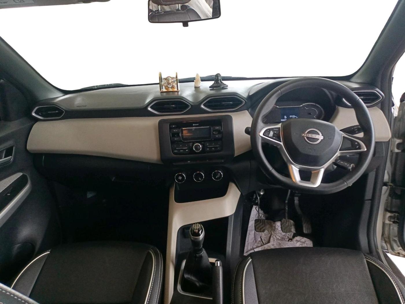 2024 Nissan MAGNITE XL, Petrol, Manual, 10,436 km, interior