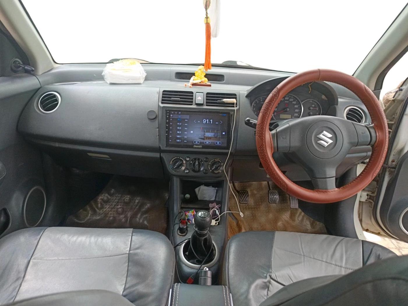 2011 Maruti Swift VXI, Petrol, Manual, 80,491 km, interior