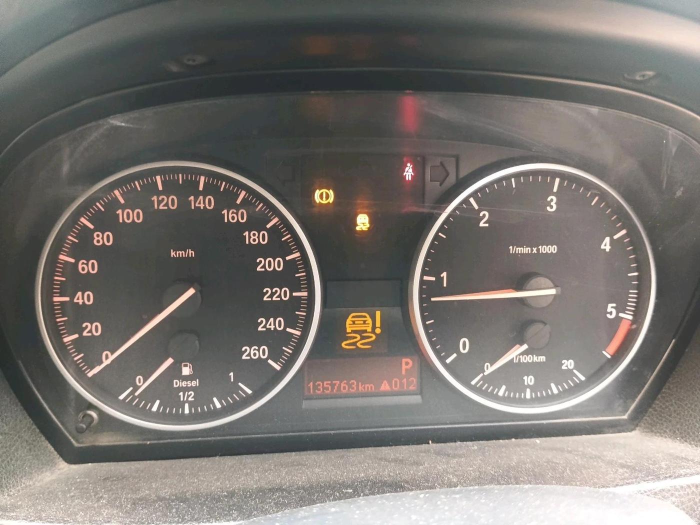 2011 BMW 3 Series 320d, Diesel, Automatic, 1,35,763 km, interior