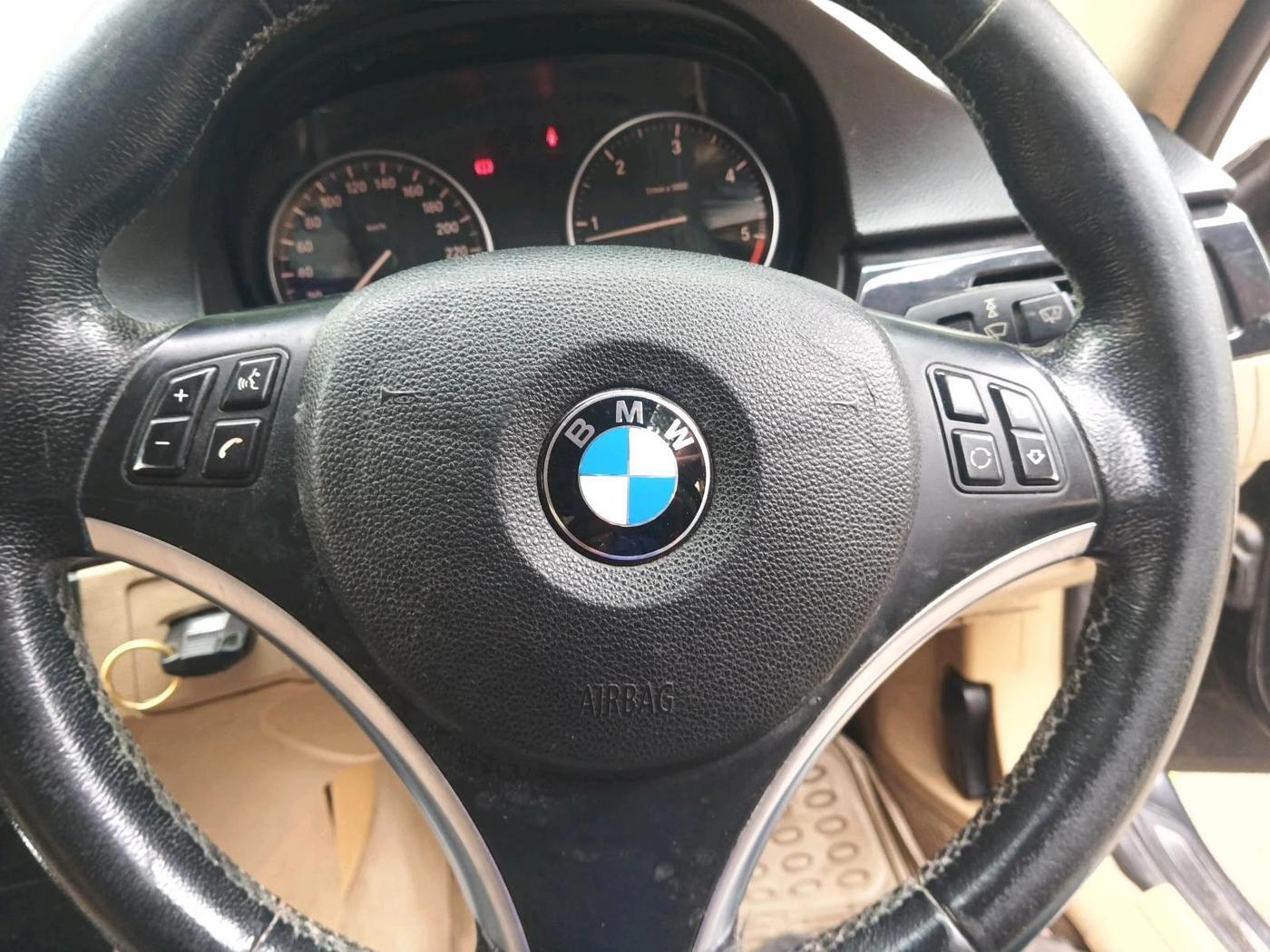 2011 BMW 3 Series 320d, Diesel, Automatic, 1,35,763 km, interior