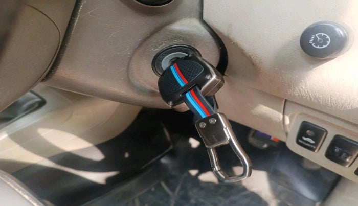 2012 Toyota Innova 2.5 VX 8 STR, Diesel, Manual, 2,46,632 km, interior