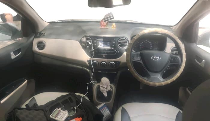 2015 Hyundai Xcent S (O) 1.2, Petrol, Manual, 60,890 km, interior