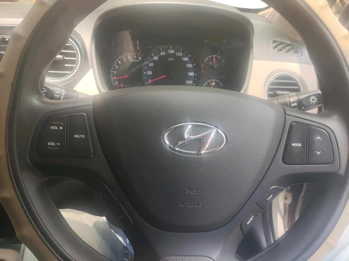 2015 Hyundai Xcent S (O) 1.2, Petrol, Manual, 60,890 km, interior